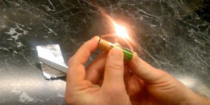 How to make a Lighter out of battery and bubble gum paper