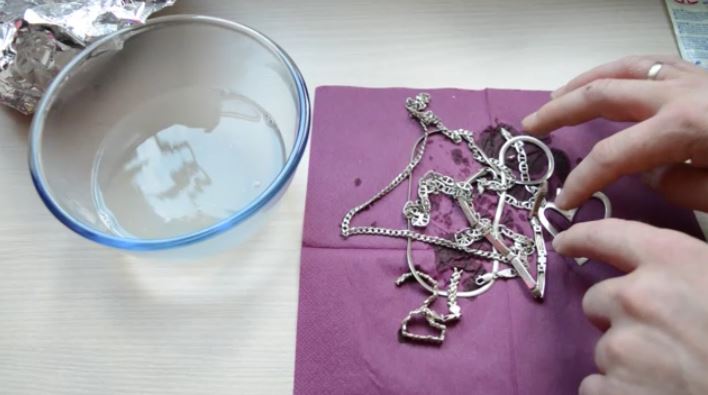 How To Clean Silver (DIY with Aluminum Foil & Baking Soda)